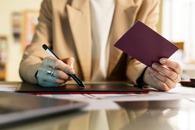 Какие документы нужны иностранцу для работы в Эстонии?